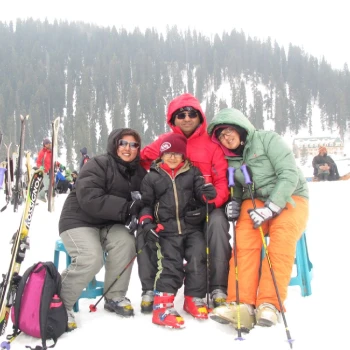 Kashmir Family Tour Package