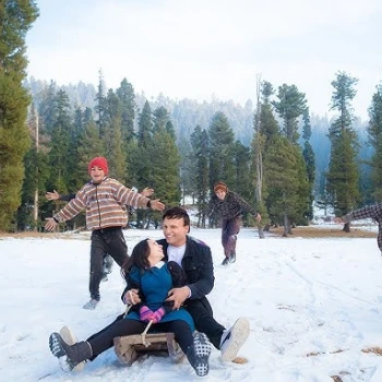 Srinagar Family Tour with Gulmarg & Pahalgam