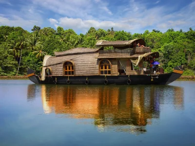 Kerala Houseboat & Jungle Safari Group Tour Package